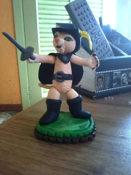 gatos de botas em biscuit